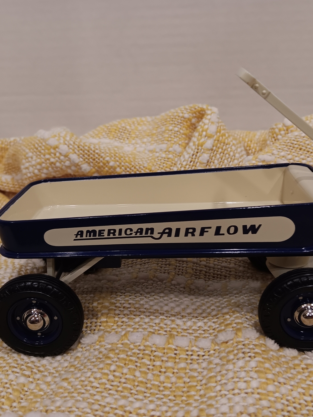 Hallmark Kiddie Cat Classic American Airflow  Toy Wagon